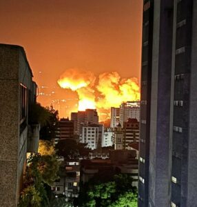 Οι ΗΠΑ βομβάρδισαν τη Βενεζουέλα - Σε κατάσταση έκτακτης ανάγκης η χώρα