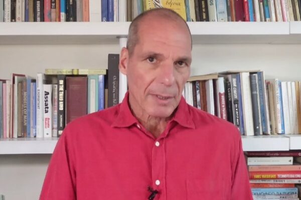 Στο σπίτι του Γ. Βαρουφάκη η αστυνομία - «Μας γυρίζουν στα χρόνια της εθνικοφροσύνης», λέει το ΜέΡΑ25