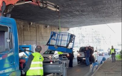 Νέα Ιωνία: Έπεσε κομμάτι από τη γέφυρα της Εθνικής Αντιστάσεως - Προβλήματα στην κυκλοφορία