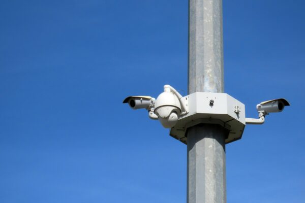 ΚΚΕ Αγίας Παρασκευής: «Κάμερες μαζικής παρακολούθησης σε όλες τις κεντρικές πλατείες»