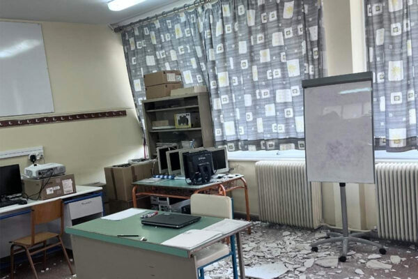 Γαλάτσι: Πτώση σοβάδων σε Δημοτικό - Άμεσα μέτρα ζητούν οι γονείς