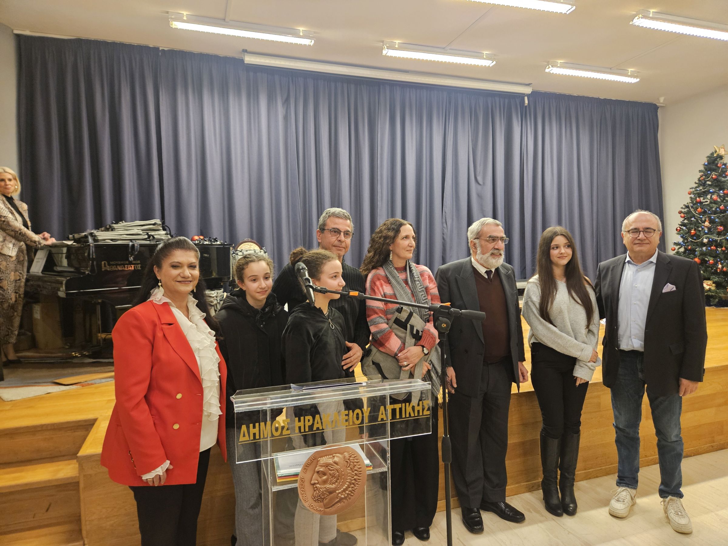 Πραγματοποιήθηκε η εκδήλωση βράβευσης των φοιτητών από τον Δήμο Ηρακλείου Αττικής