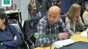 Ηλ. Τσιμπουκάκης για σχολεία: Στηρίζετε την κυβέρνηση του «ο τζάμπας πέθανε»