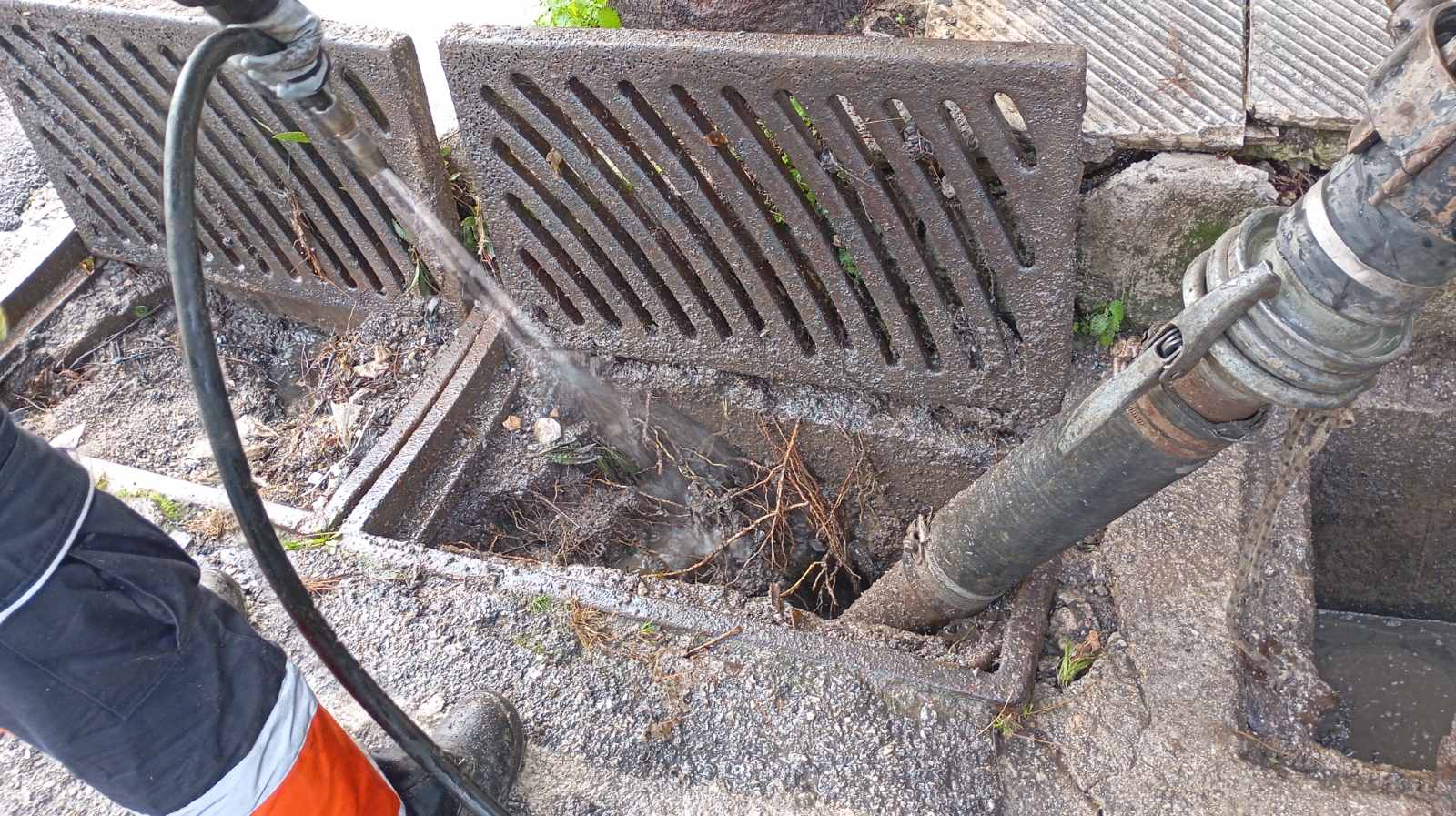 Νέα Ιωνία: Προχωρούν οι καθαρισμοί των φρεατίων