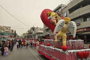 Πραγματοποιήθηκε το καρναβάλι στο Ηράκλειο Αττικής