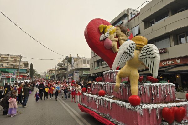 Πραγματοποιήθηκε το καρναβάλι στο Ηράκλειο Αττικής