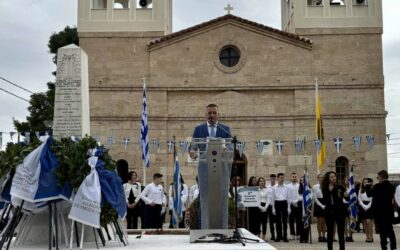 «Φιάσκο» στην Ελευσίνα: Ακούστηκε ο ύμνος της χούντας στην κατάθεση στεφάνων για την 25η Μαρτίου