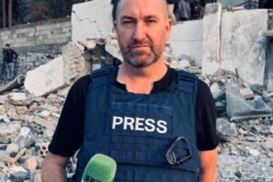 Λίβανος: Βρετανός δημοσιογράφος γλίτωσε στο παρά πέντε από πύραυλο του Ισραήλ