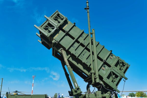 Πόλεμος: Οι ελληνικοί Patriot κατέρριψαν δύο πυραύλους του Ιράν στη Σαουδική Αραβία