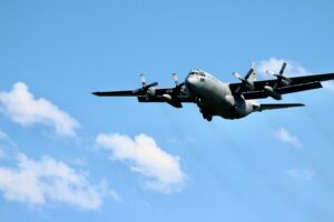 Επαναπατρίστηκαν 162 Έλληνες από τη Μέση Ανατολή – Στον δρόμο για την Ελλάδα ακόμη 91 με C-130 από Άμπου Ντάμπι