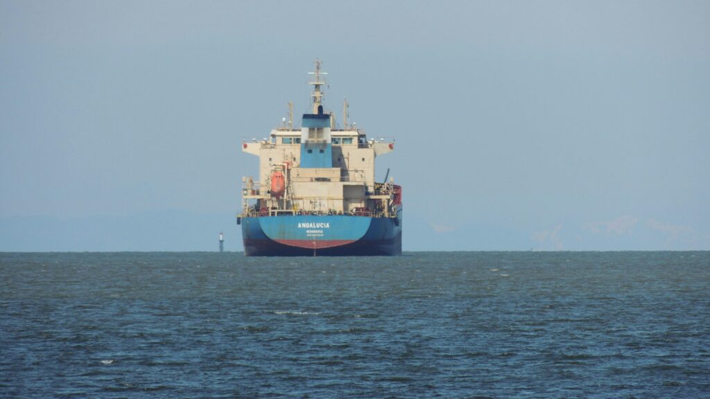 Νέα επίθεση σε τάνκερ στον Κόλπο του Ομάν - Τα σωματεία απαιτούν να γυρίσουν πίσω οι Έλληνες ναυτεργάτες