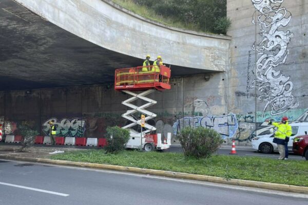 Σε εξέλιξη εργασίες στη γέφυρα της Εθνικής Αντιστάσεως