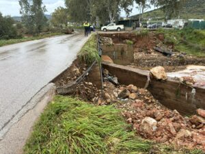 Κακοκαιρία «Erminio»: Ένας νεκρός στη Νέα Μάκρη και εκτεταμένες ζημιές σε όλη τη χώρα