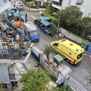 Καναπίτσα: Δυσκολίες στην πρόσβαση ΕΚΑΒ λόγω της λαϊκής αγοράς – Τι καταγγέλλουν οι κάτοικοι