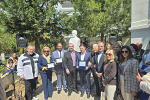 Ν. Καζαντζάκης: Τοποθετήθηκε ξανά η προτομή στη Βίλα Στέλλα