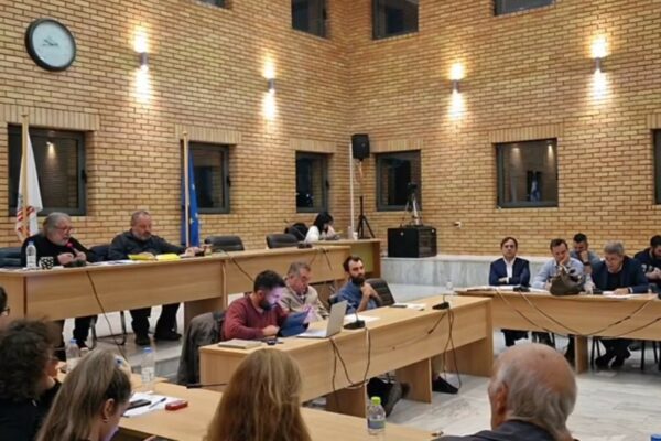 Δήμος Χαϊδαρίου: Ζητά τη μονιμοποίηση των εργαζομένων των παιδικών σταθμών και των άλλων κοινωνικών δομών